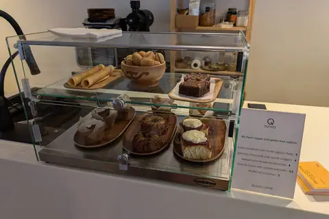 Donut Hut photo 3